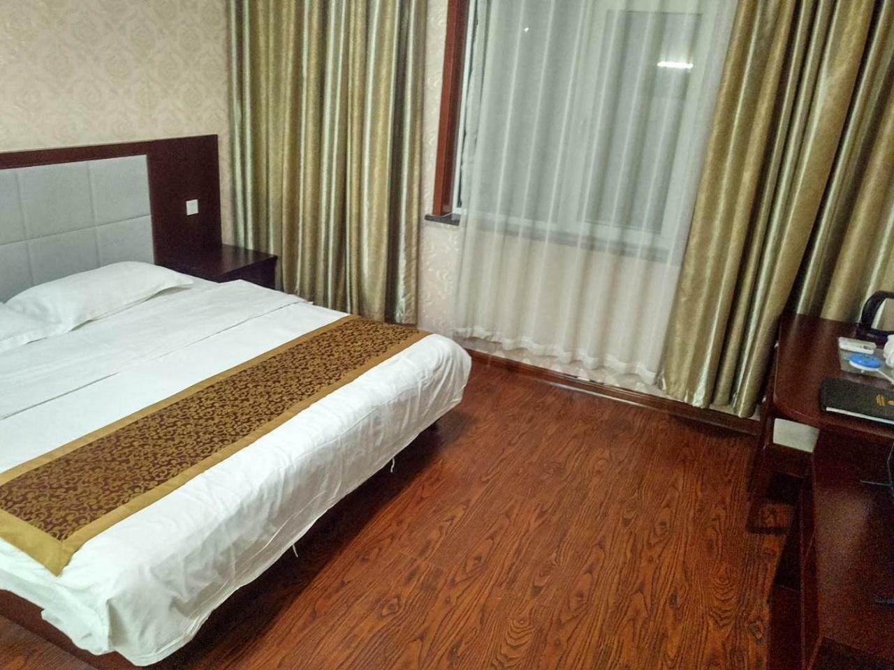 Beijing Gongmei Blue Peacock Business Hotel Dış mekan fotoğraf