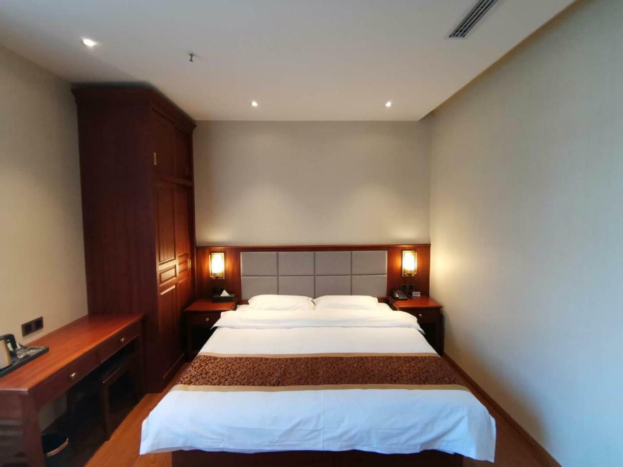 Beijing Gongmei Blue Peacock Business Hotel Dış mekan fotoğraf